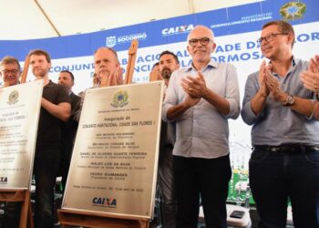 Prefeito Edvaldo participa de entrega de mil casas em Socorro: Dia histórico para o município