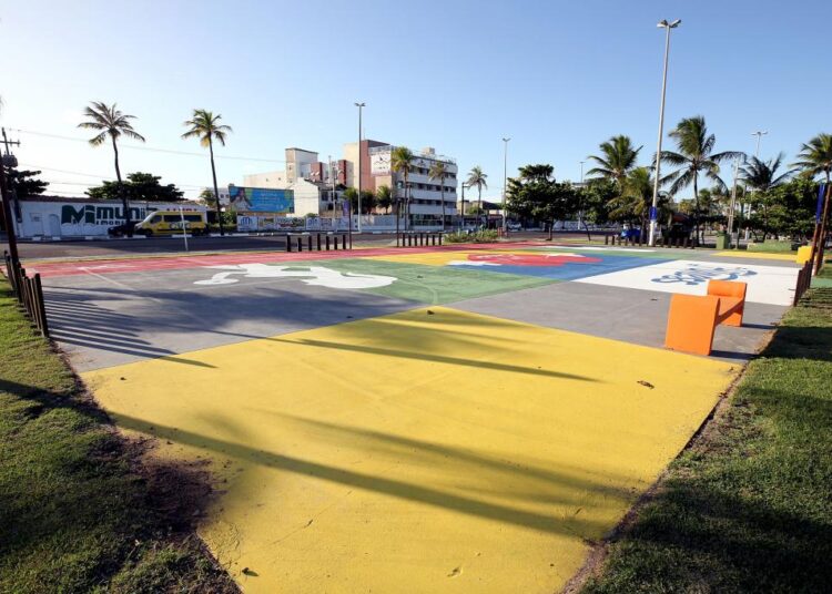 Turistas e aracajuanos aprovam novos espaços de lazer na Orla da Atalaia