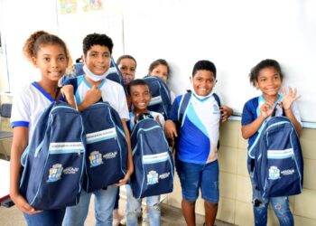 Estudantes da rede municipal aprovam material escolar entregue pela Prefeitura