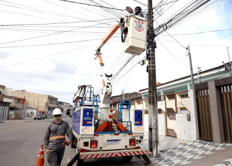 Canais de comunicação facilitam acesso a serviços de reparo da iluminação pública