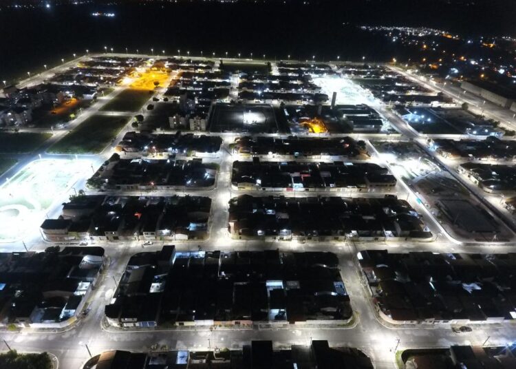 Aracaju já tem quase 45% do parque de iluminação pública modernizado com lâmpadas de LED