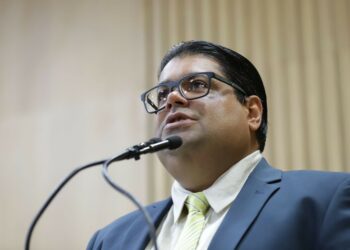 Joaquim reivindica igualdade entre os profissionais do magistério efetivos e temporários