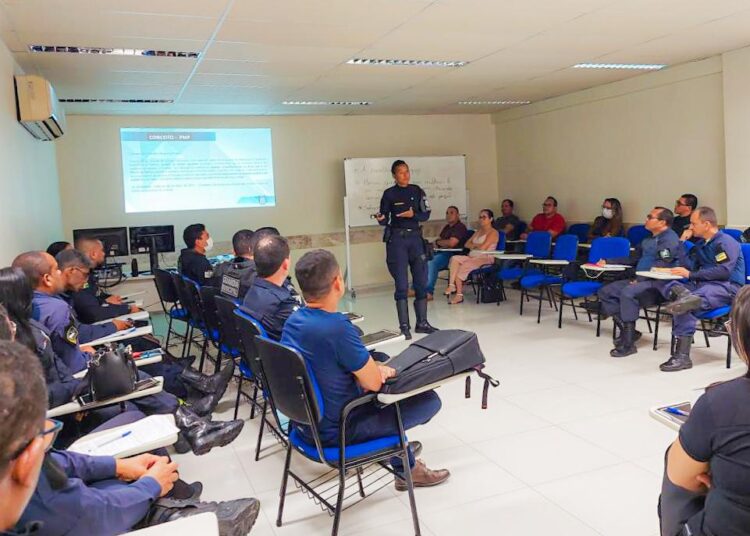 Patrulha Maria da Penha participa de formação de guardas de outros municípios