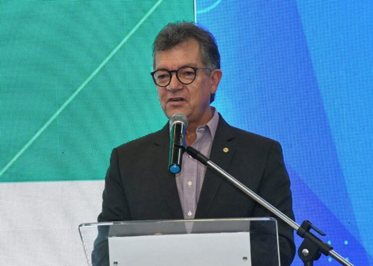 Laércio Oliveira destaca o papel do setor de serviços na retomada do emprego