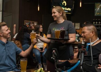 Serviços puxam emprego e querem apoio para ajudar na retomada