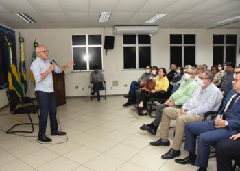 Prefeito Edvaldo reúne equipe: foco total no trabalho e nas entregas para a população