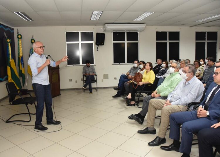 Prefeito Edvaldo reúne equipe: foco total no trabalho e nas entregas para a população