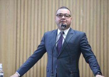 Eduardo Lima solicita pavimentações nas ruas dos bairros periféricos de Aracaju