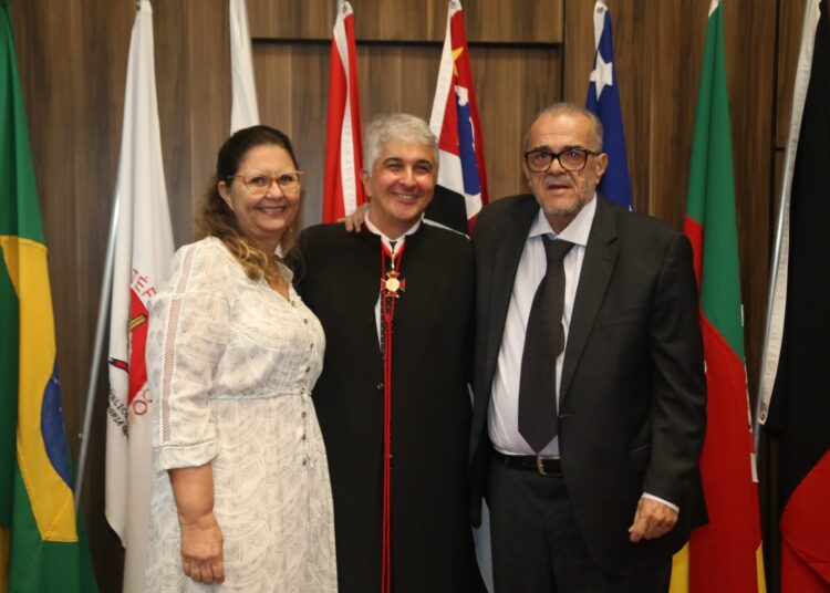 Presidente do TCE/SE prestigia recondução de Cabral Machado ao cargo de PGJ