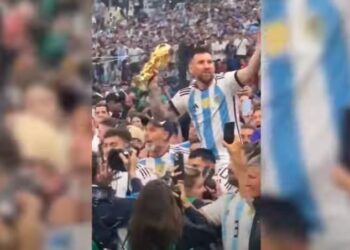 Argentina conquista o tricampeonato mundial e consagra Lionel Messi