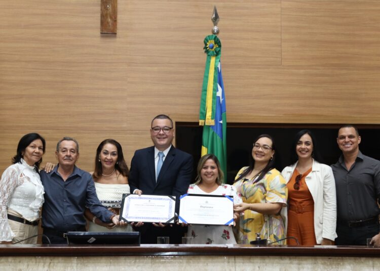 Eduardo Lima recebe simultaneamente títulos de Cidadania Sergipana e Aracajuana
