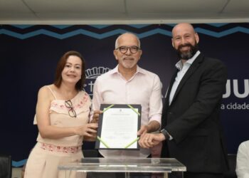 Prefeito assina contrato com instituição que gerenciará a maternidade municipal Lourdes Nogueira