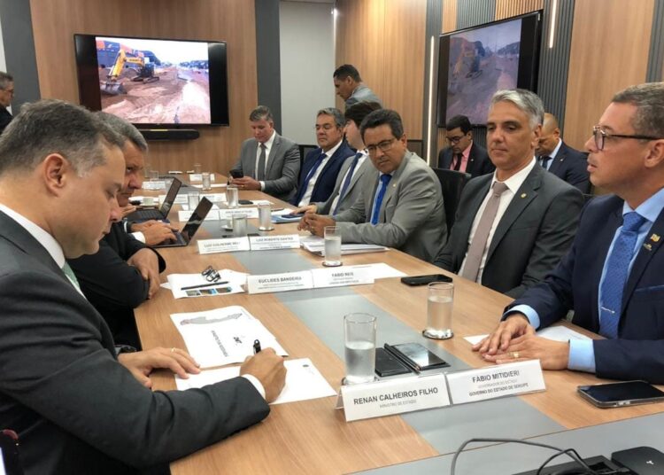 Em reunião com Ministério dos Transportes, Fábio garante R$ 250 milhões para rodovias em Sergipe