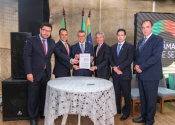 Diretoria da Câmara Portuguesa de Comércio toma posse e assina protocolo de intenções com governo do Estado