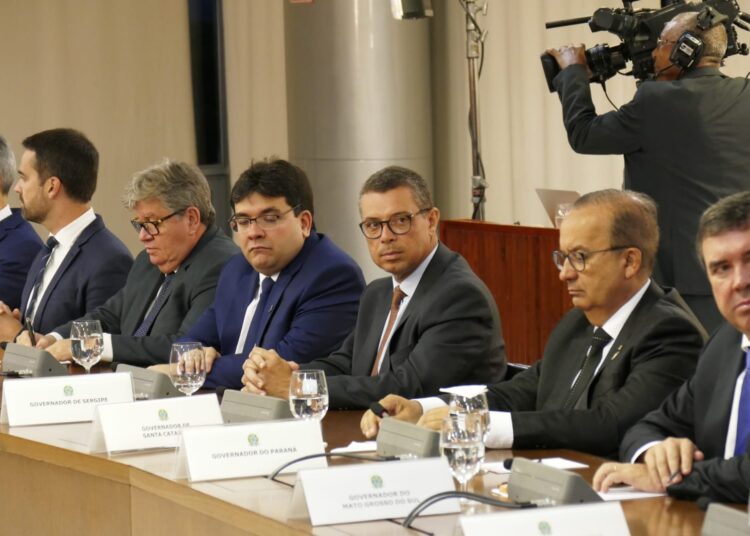 Fábio Mitidieri se reúne com Lula e defende união para impedir barbárie