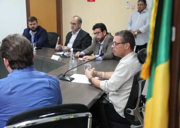 Governador se reúne com empresas para discutir investimentos em Sergipe na área de Petróleo e Gás