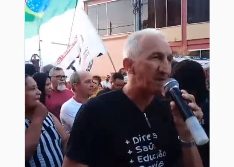 Intervenção do SINTUFS no ato em defesa da democracia e contra o golpe.