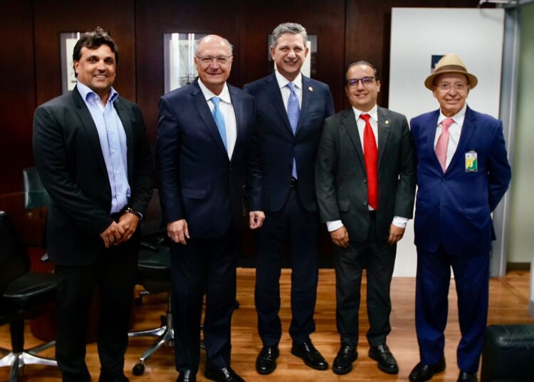 Senador Rogério Carvalho se reúne com o vice-presidente Geraldo Alckmin