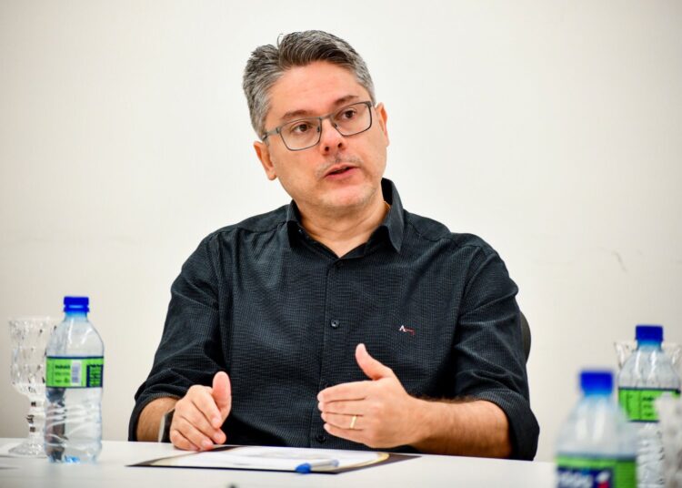 Alessandro Vieira quer ampliar alcance do Bolsa Família