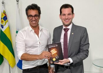 Deputado Neto Batalha visita secretário da Saúde e debate melhorias para o setor