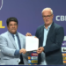 Dorival Júnior assina contrato com a CBF (e seleção brasileira) durante a coletiva de imprensa