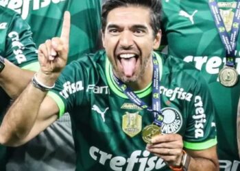 Abel Ferreira quebra recorde com novo contrato milionário no Palmeiras