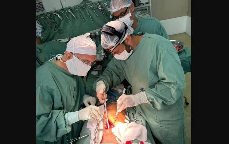 Hospital de Cirurgia realiza 1ª cirurgia cardiovascular minimamente invasiva de Sergipe