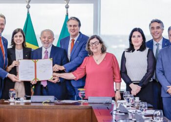 Lula sanciona lei do senador Alessandro que garante apoio à saúde mental na comunidade escolar