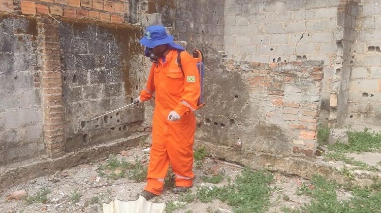 Prefeitura da Barra dos Coqueiros reforça ações de combate ao Aedes com fumacê e orientações