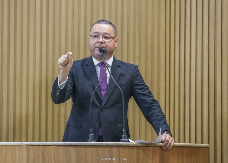 “1741 crianças estão sem vagas nas creches de Aracaju”, diz Eduardo Lima