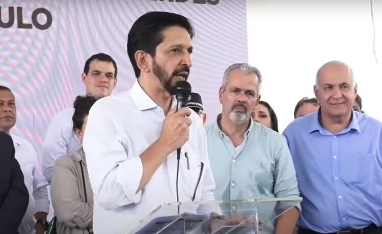 BRASIL: PREFEITO DE SP DIZ SE VAI À MANIFESTAÇÃO DO DIA 25