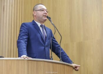 Eduardo Lima quer liberação do PL que autoriza a PMA a contratar vagas para alunos em escolas particulares