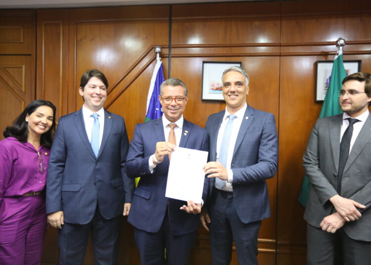 Fábio Reis assume Representação de Sergipe em Brasília