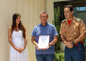 Governador Fábio anuncia convocação de 15 oficiais e 30 soldados do Corpo de Bombeiros Militar