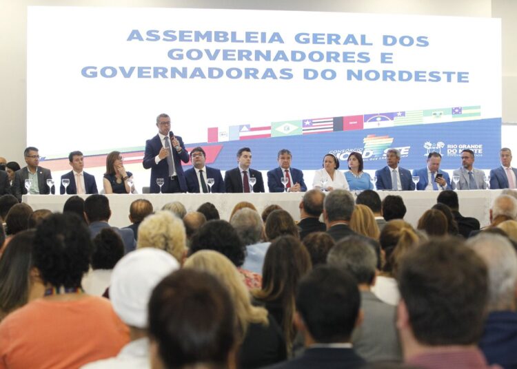 “Temos que capitanear e liderar nacionalmente a renovação energética do país”, diz Fábio durante posse de Fátima Bezerra como presidente do Consórcio Nordeste