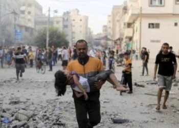 Médico francês retorna de Gaza e compara situação de palestinos à de judeus no Gueto de Varsóvia