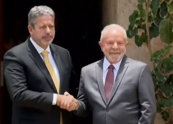 BRASIL: LULA CONVIDA LIRA E LÍDERES PARTIDÁRIOS PARA REUNIÃO NO PALÁCIO DA ALVORADA