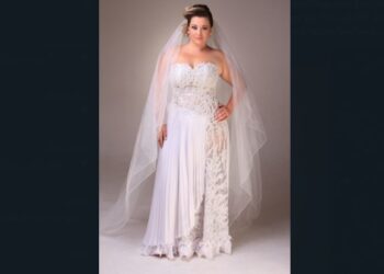 Desfile de noivas dentro da igreja: Estilista revoluciona desfiles de moda