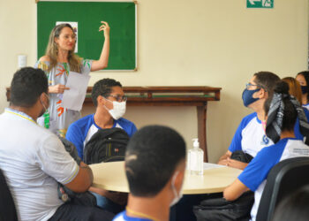 Sergipe paga professores da rede pública estadual acima do piso nacional