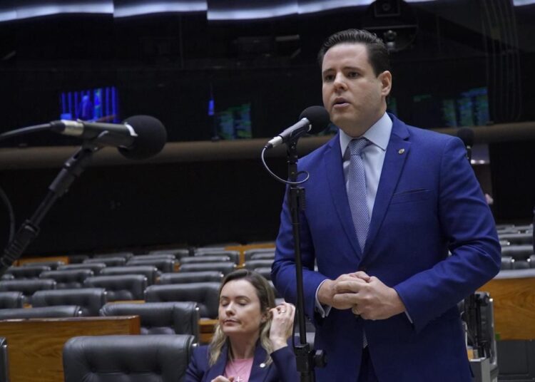 Rodrigo Valadares é o único representante de Sergipe a assinar pedido de impeachment de Lula