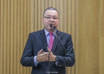 Eduardo Lima lamenta atraso na reforma do CRAS da Rua Alagoas