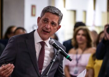 Senador Rogério Carvalho enaltece papel do Palácio Monroe na consolidação da democracia