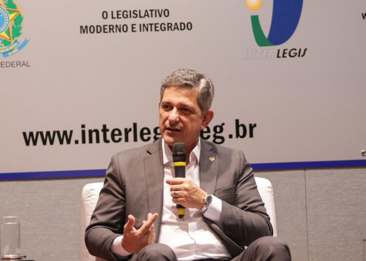 Senador Rogério Carvalho destaca importância histórica do Senado Federal em colóquio voltado para a imprensa