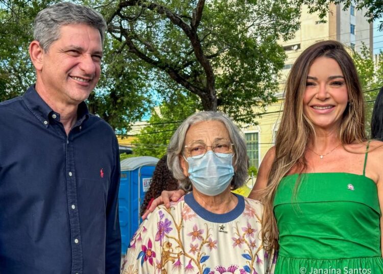 Senador Rogério Carvalho destaca importância da Professora Ana Lúcia para Sergipe em solenidade de lançamento de livro