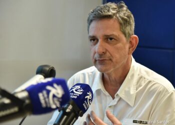 Senador Rogério Carvalho sugere investigação sobre ações do governador de Sergipe