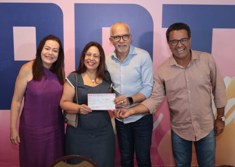 PDT lança Dra. Joélia como pré-candidata a vice-prefeita em São Cristóvão