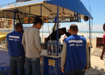 Projeto Verão 2024: Emsurb garante organização do comércio ambulante