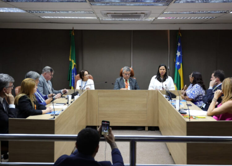 Secretária da Fazenda destaca na Alese bons resultados da gestão fiscal do Estado