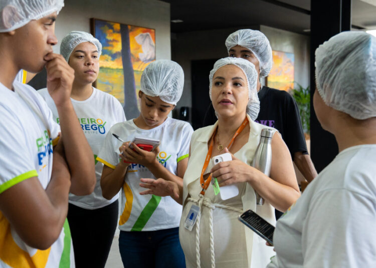 Jovens elevam a esperança de primeiro emprego após o PPE