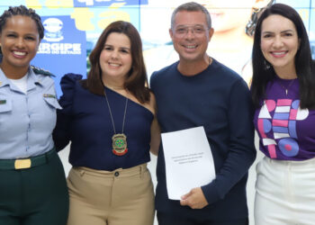 “As lutas e as bandeiras das mulheres têm que ser destacadas”, afirma Mitidieri ao assinar decretos que fortalecem políticas públicas para mulheres